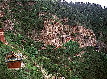 《丧尸围城豪华复刻版》发布暴君和克里斯服装DLC预告